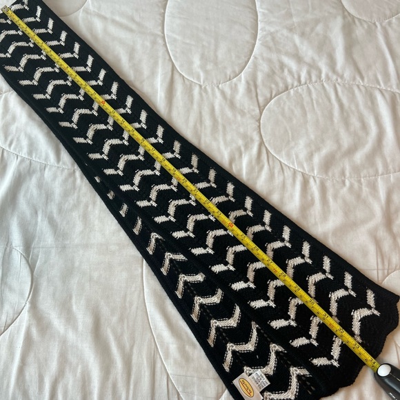 Knitted Talbots scarf - Picture 5 of 7